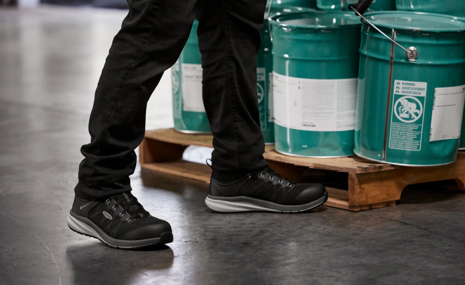 Keen Men's Vista Energy (Carbon-Fiber Toe) | Vapor/Black - Image 5