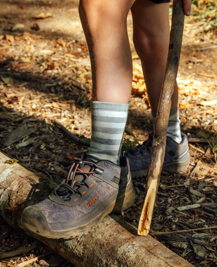 Keen Big Kids' Targhee Sport Vent Shoe | Magnet/Scarlet Ibis - Image 7
